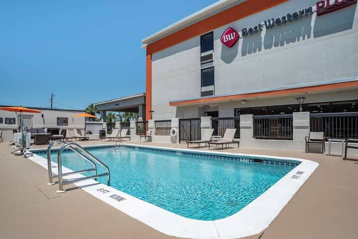 Pool 19 of 29